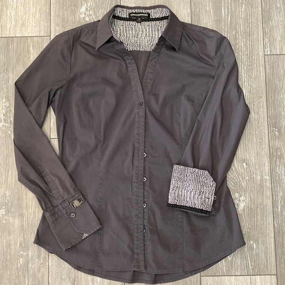 Express Button Up Top - Picture 3 of 10